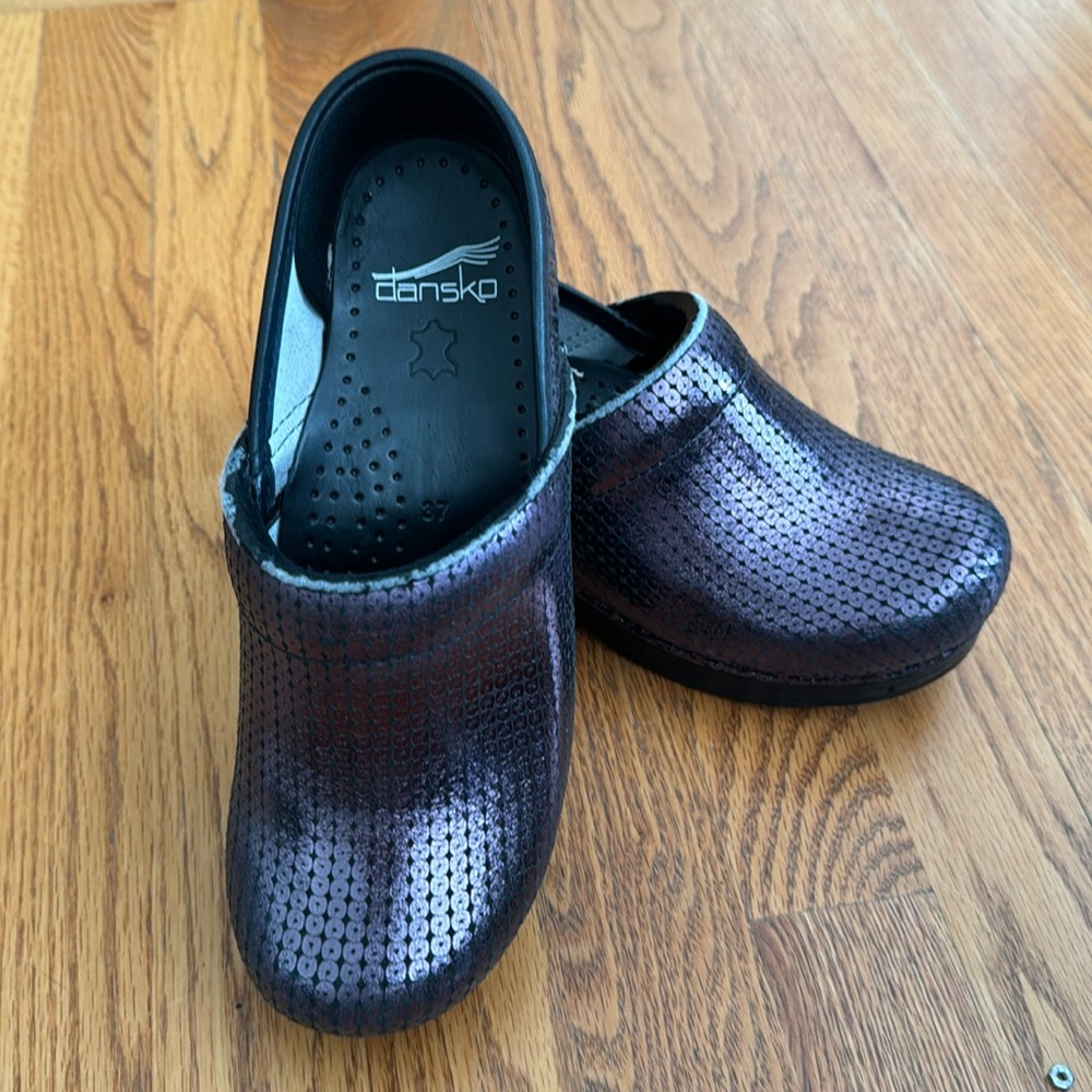 Dansko clog purple metallic